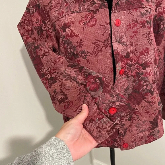 Coldwater‎ Creek Red Floral Tapestry Jacket/Shacket - Picture 4 of 9